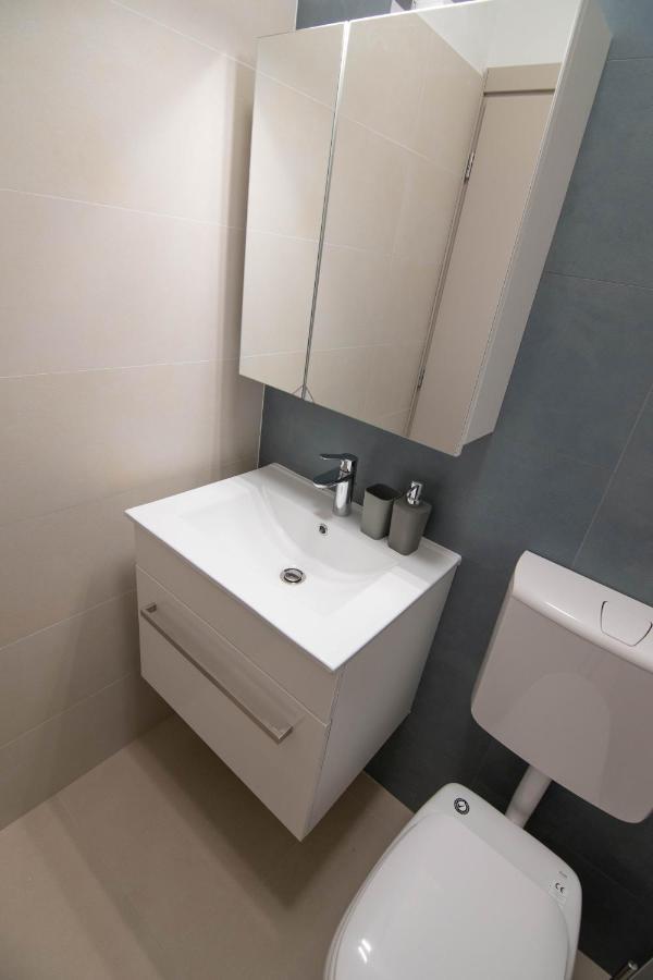 Luxury Apartment Faro With Sea View And Swimming Pool プレマントゥーラ エクステリア 写真