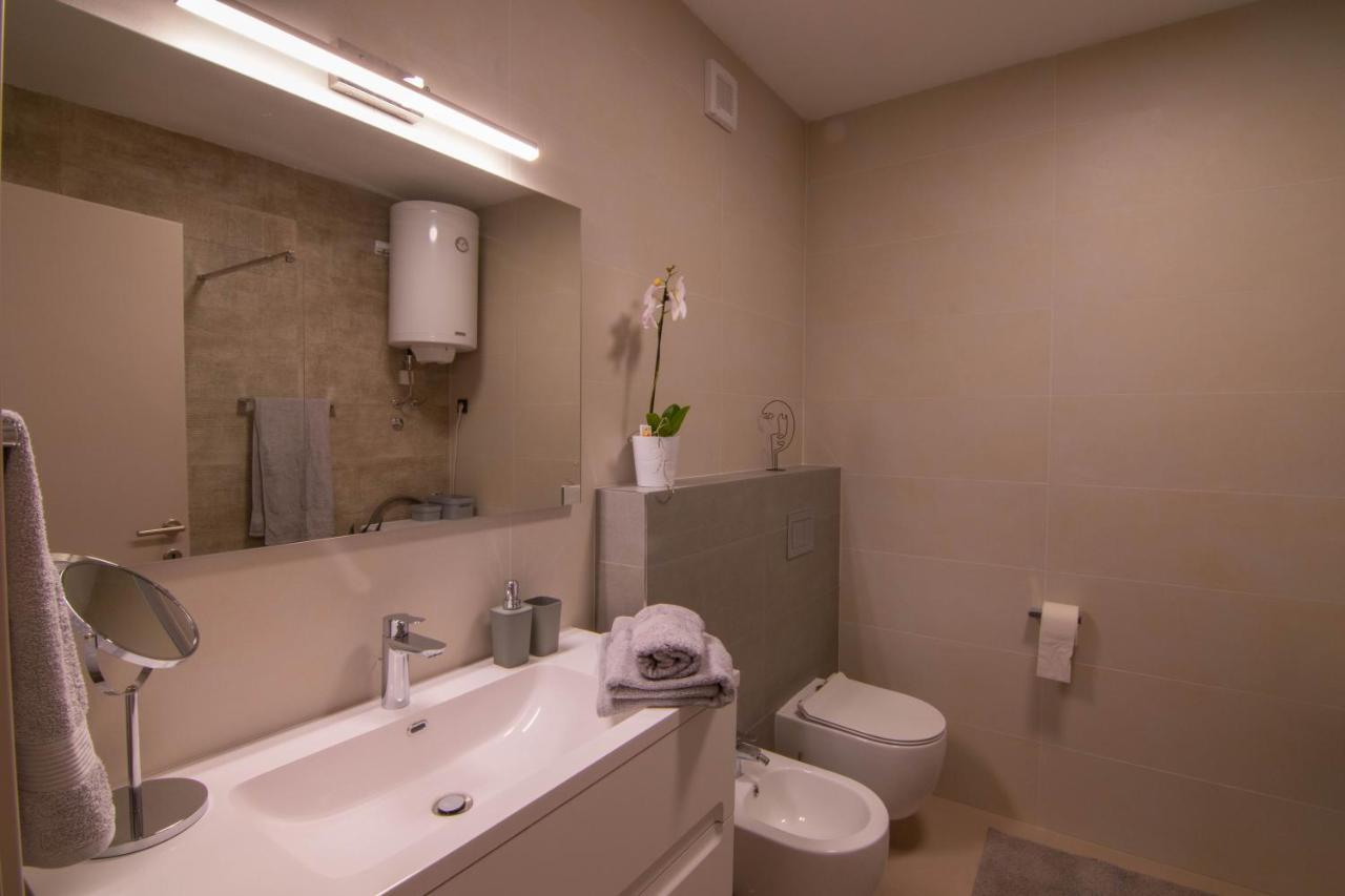 Luxury Apartment Faro With Sea View And Swimming Pool プレマントゥーラ エクステリア 写真