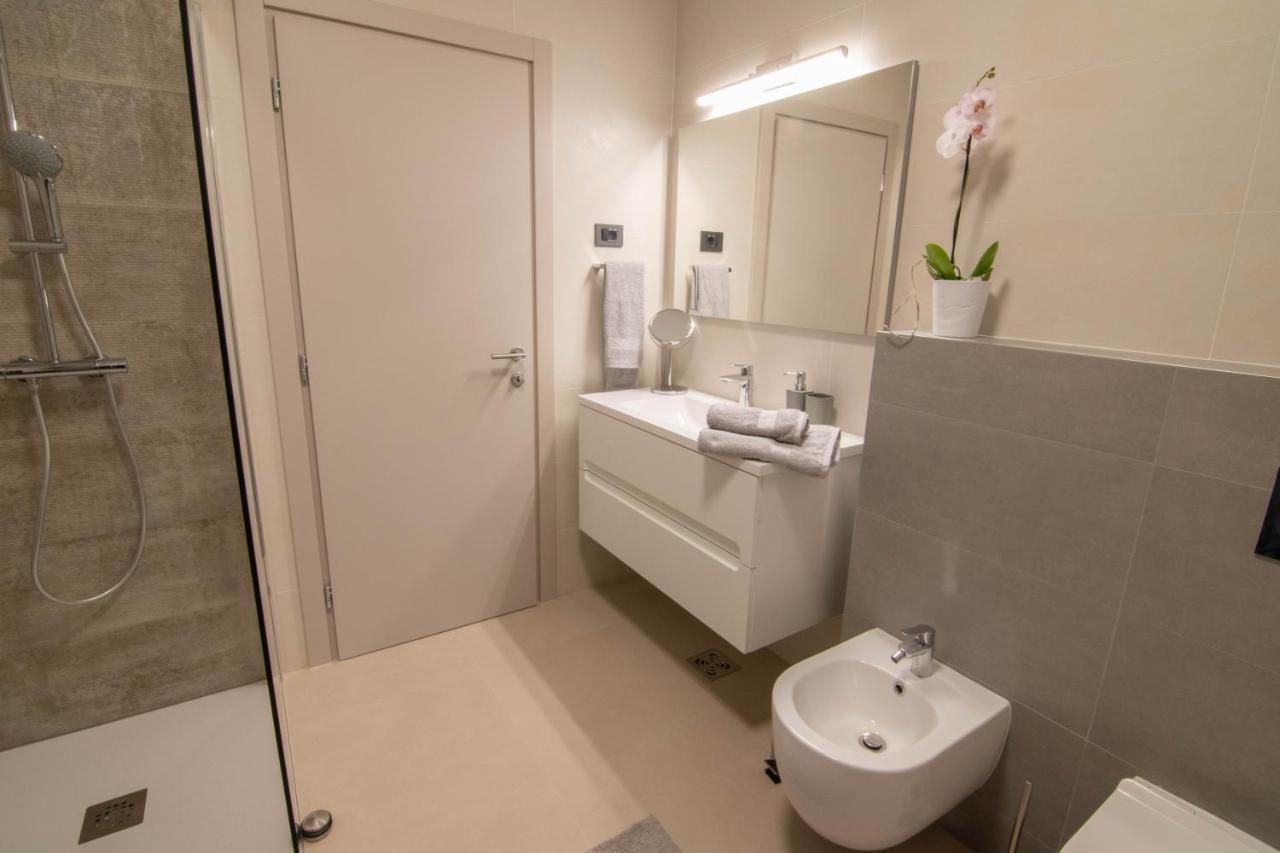 Luxury Apartment Faro With Sea View And Swimming Pool プレマントゥーラ エクステリア 写真